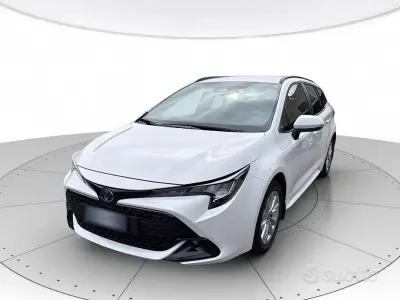 Usata Toyota Corolla Business Edition 98 CV (72 kW) 2021 Bianco Station wagon