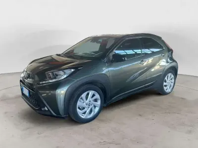 Usata Toyota Aygo X Trend 72 CV (52 kW) 2022 Verde SUV