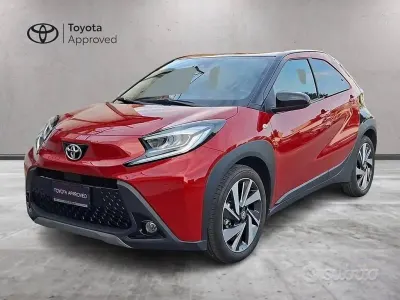 Usata Toyota Aygo X Lounge 72 CV (52 kW) 2022 Red&black met SUV