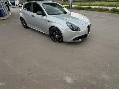 Usata Alfa Romeo Giulietta 150 CV (110 kW) 2017 Grigio Utilitaria