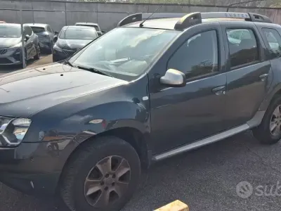 Usata Dacia Duster Lauréate 109 CV (80 kW) 2015 Grigio SUV