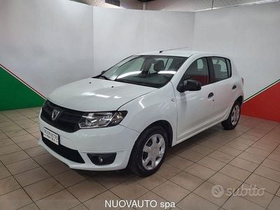 Usata Dacia Sandero Lauréate 89 CV (65 kW) 2016 Bianco Berlina