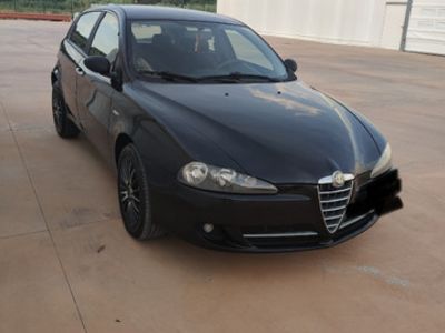 usata Alfa Romeo 147 1.9 JTD 16V cat 5 porte Distinctive