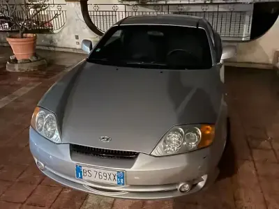 Käytetty Hyundai Coupé 105 HP (77 kW) 2002 Harmaa Coupe - kaksiovinen