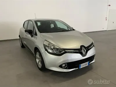 Usata Renault Clio IV Zen 73 CV (53 kW) 2016 Grigio Berlina