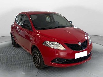 Usata Lancia Ypsilon Silver 69 CV (50 kW) 2018 Rosso Utilitaria