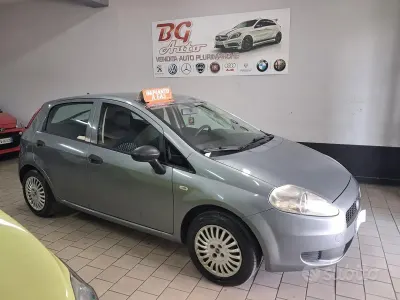Usata Fiat Grande Punto 65 CV (47 kW) 2007 Grigio Utilitaria