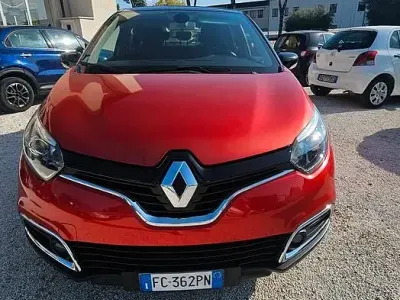 Usata Renault Captur Life 90 CV (66 kW) 2016 Rosso SUV