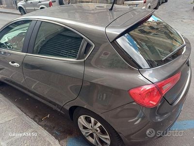 Usata Alfa Romeo Giulietta 105 CV (77 kW) 2013 Grigio Utilitaria