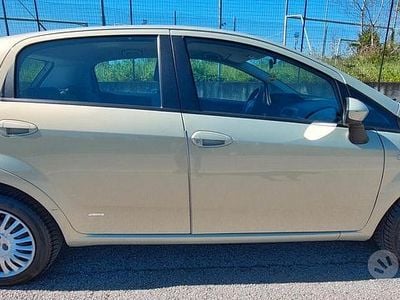 Usata Fiat Grande Punto 70 CV (51 kW) 2006 Giallo Utilitaria