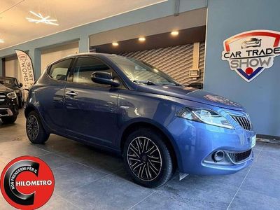 Usata Lancia Ypsilon Gold 69 CV (50 kW) 2022 Blu/azzurro Utilitaria