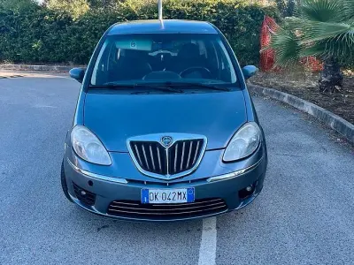 Usata Lancia Musa 90 CV (66 kW) 2007 Grigio Monovolume