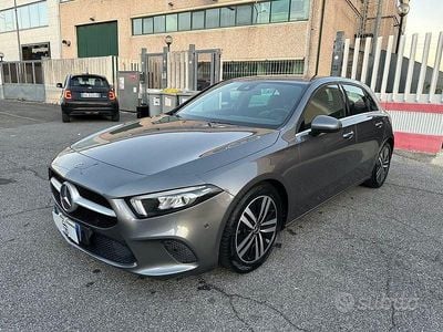 Usata Mercedes A180 Business 116 CV (85 kW) 2019 Grigio Berlina