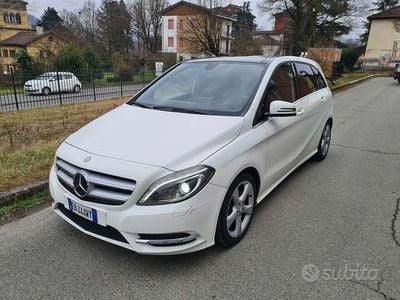 Usata Mercedes B180 Premium 109 CV (80 kW) 2012 Bianco Monovolume
