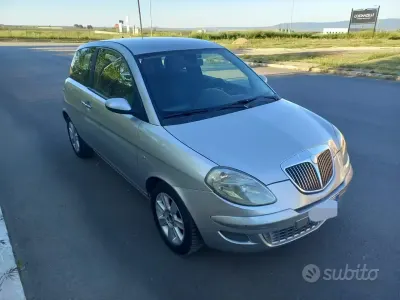Gebraucht Lancia Ypsilon 69 PS (50 kW) 2004 Grau Kleinwagen