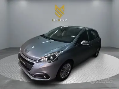 Usata Peugeot 208 110 CV (80 kW) 2019 Grigio Utilitaria