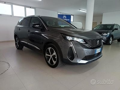 Usata Peugeot 5008 Allure 131 CV (96 kW) 2023 Grigio SUV