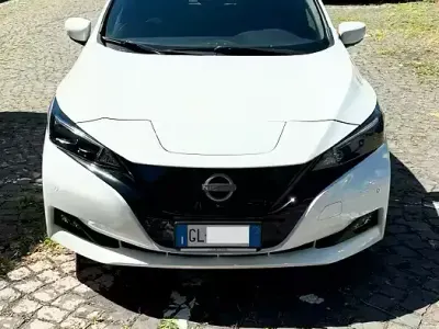 Usata Nissan Leaf Tekna 89 kW (122 CV) 2022 Bianco Utilitaria