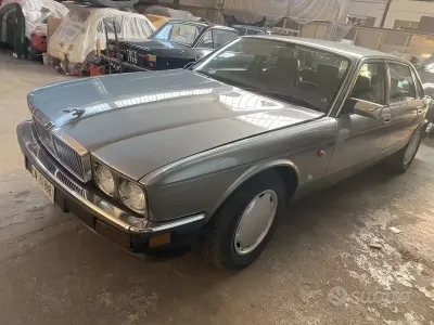 Usata Jaguar XJ 199 CV (146 kW) 1991 Grigio Berlina
