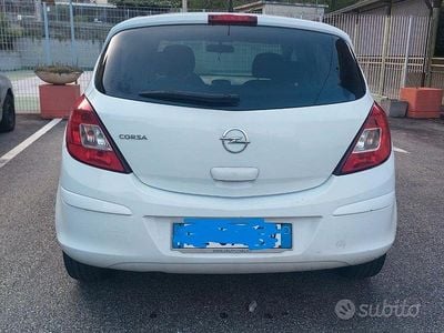 Usata Opel Corsa Edition 85 CV (62 kW) 2013 Bianco Utilitaria