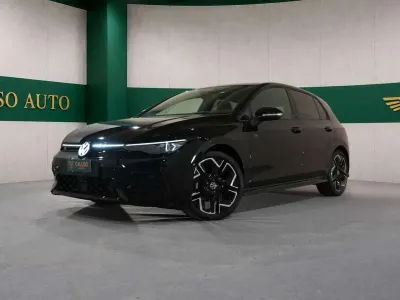 Usata VW Golf VIII R-line 150 CV (110 kW) 2023 Blu/azzurro Berlina