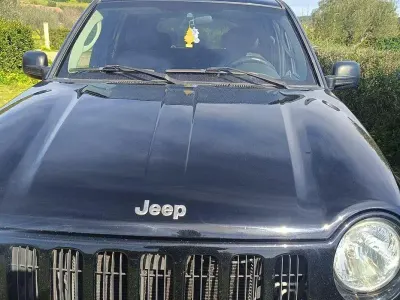 Usata Jeep Cherokee 143 CV (105 kW) 2004 Nero SUV
