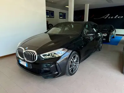Usata BMW 116 M Sport 116 CV (85 kW) 2021 Nero Utilitaria