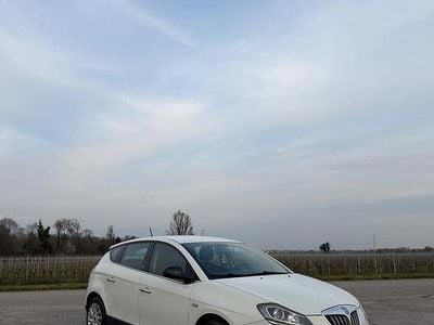 Usata Lancia Delta Silver 119 CV (87 kW) 2011 Bianco Utilitaria