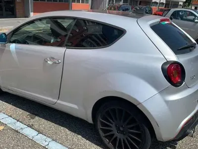 Usata Alfa Romeo MiTo Distinctive 120 CV (88 kW) 2011 Grigio Utilitaria