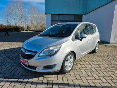 Usata Opel Meriva Design Edition 110 CV (80 kW) 2015 Grigio Monovolume