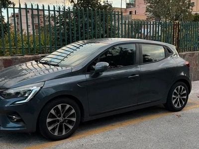 Usata Renault Clio V 100 CV (73 kW) 2021 Grigio Berlina