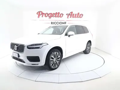 Usado Volvo XC90 Momentum 235 HP (172 kW) 2021 Branco SUV