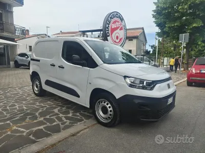 Usata Fiat Doblò 130 CV (95 kW) 2024 Bianco Monovolume