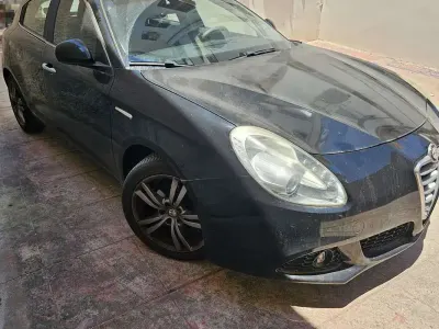 Usata Alfa Romeo Giulietta Distinctive 105 CV (77 kW) 2012 Nero Utilitaria