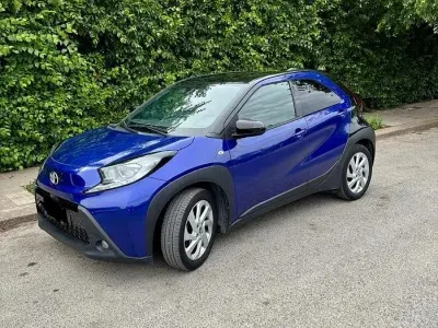 Usata Toyota Aygo X 72 CV (52 kW) 2022 Blu SUV