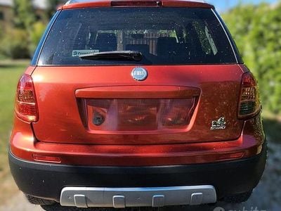 Usata Fiat Sedici 120 CV (88 kW) 2007 Rosso SUV