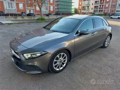 Usata Mercedes A180 Business 116 CV (85 kW) 2020 Grigio Berlina