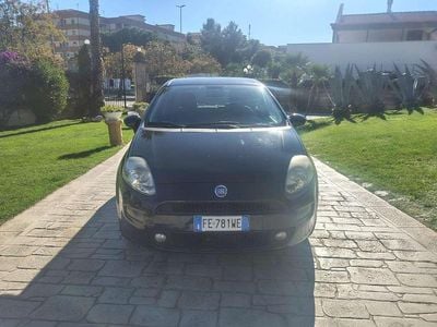 Usata Fiat Punto Young 69 CV (50 kW) 2016 Blu/azzurro Berlina