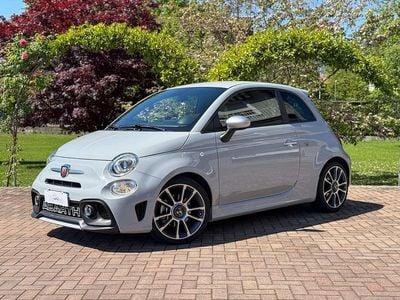 Usata Abarth 595 Turismo 165 CV (121 kW) 2022 Grigio campovolo Utilitaria
