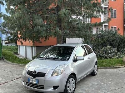 Usata Toyota Yaris Sol 87 CV (63 kW) 2007 Utilitaria