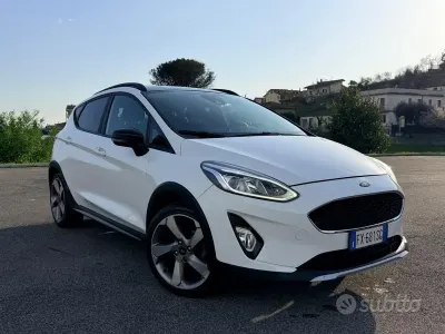 Usata Ford Fiesta Active 86 CV (63 kW) 2019 Bianco Utilitaria