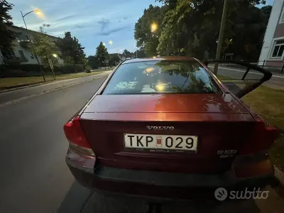 Usata Volvo S60 200 CV (147 kW) 2002 Rosso Berlina