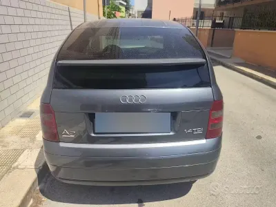 Usata Audi A2 75 CV (55 kW) 2004 Grigio Utilitaria