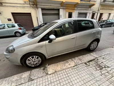 Usata Fiat Punto Pop 75 CV (55 kW) 2012 Grigio Utilitaria