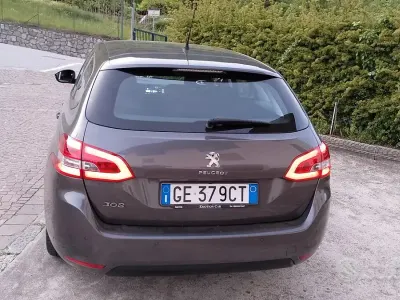 Gebraucht Peugeot 308 131 PS (96 kW) 2021 Grau Kombi