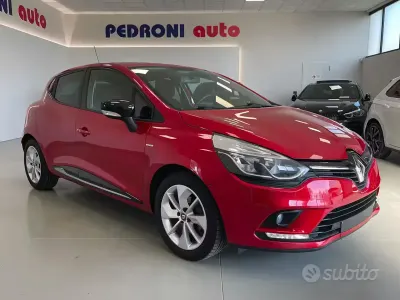 Usata Renault Clio IV LIMITED 73 CV (53 kW) 2017 Rosso Berlina