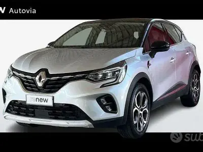 Usata Renault Captur Techno 100 CV (73 kW) 2023 Grigio SUV