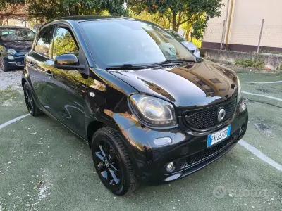 Usado Smart ForFour 71 CV (52 kW) 2017 Negro Utilitario