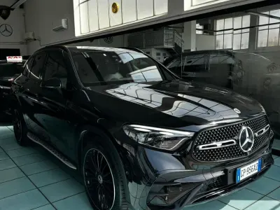 Begagnad Mercedes GLC300e AMG Line Premium Plus 269 HK (197 kW) 2023 Svart SUV