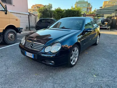Usata Mercedes C200 163 CV (119 kW) 2002 Blu Coupé